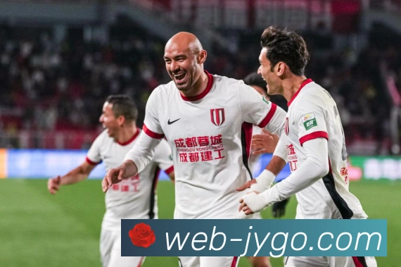 冰球明星兰德斯科格的职业生涯与赛场精彩瞬间全解析